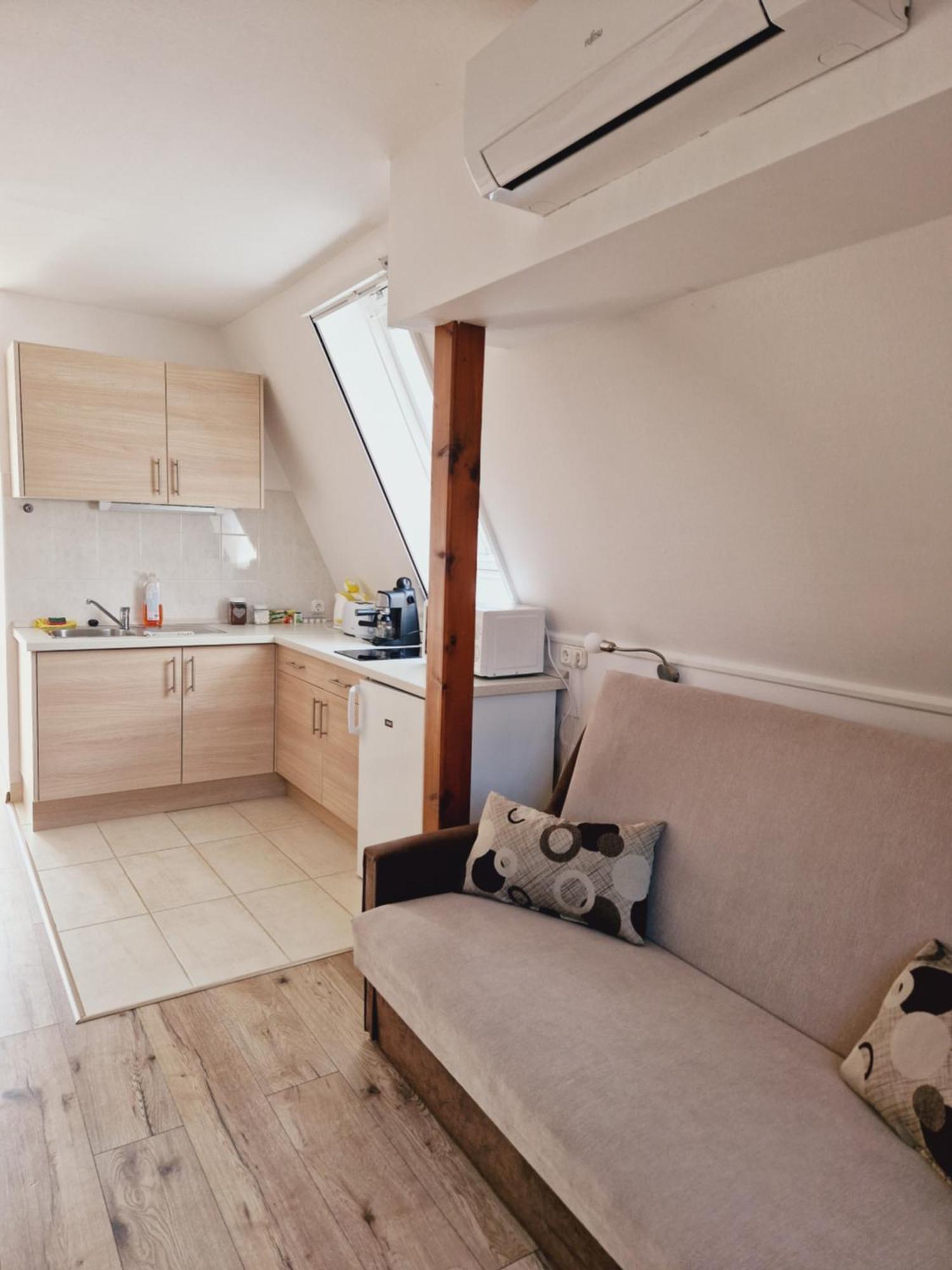 Balaton Apartman Fuered Balatonfured Exterior photo