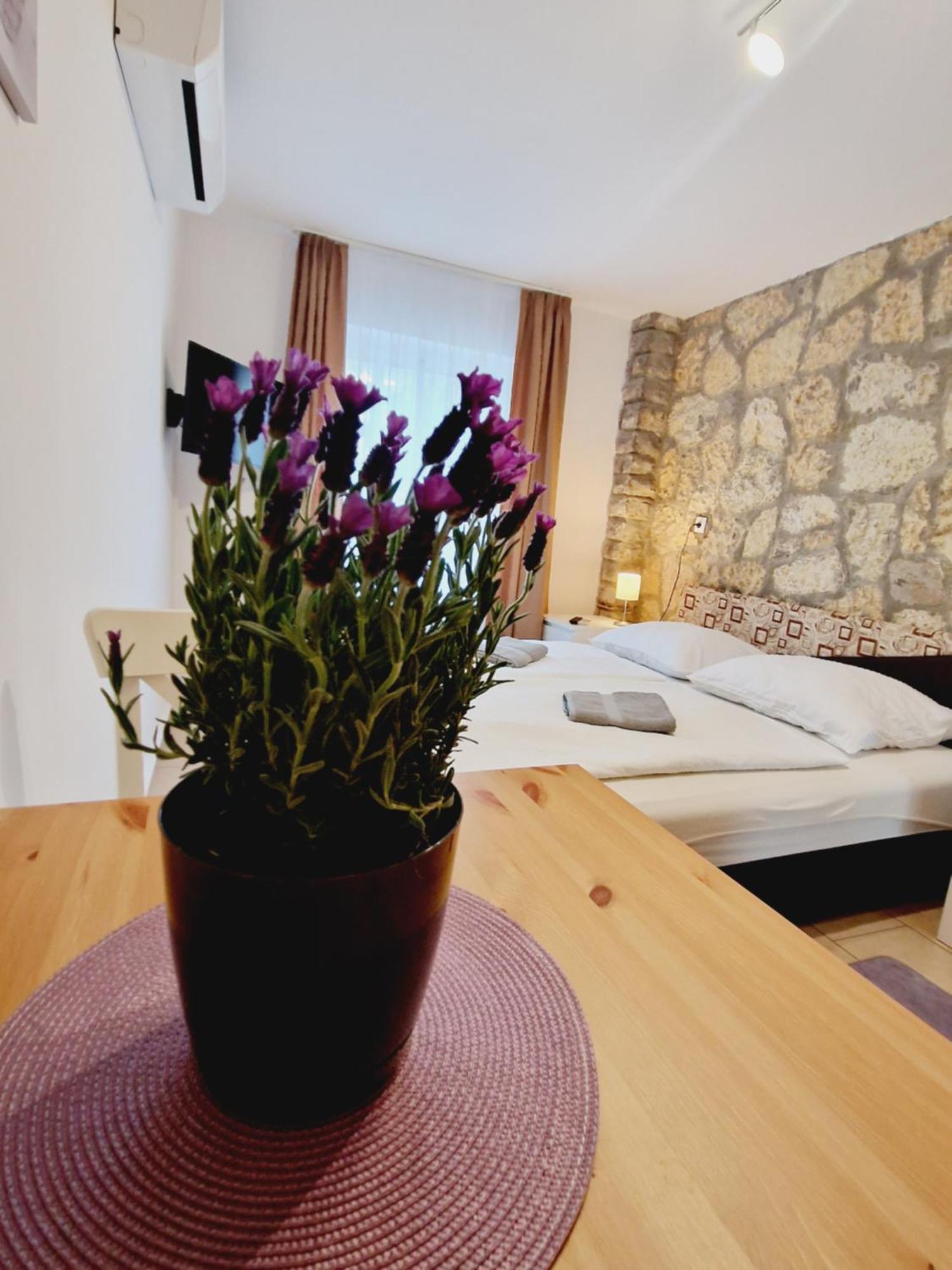 Balaton Apartman Fuered Balatonfured Exterior photo