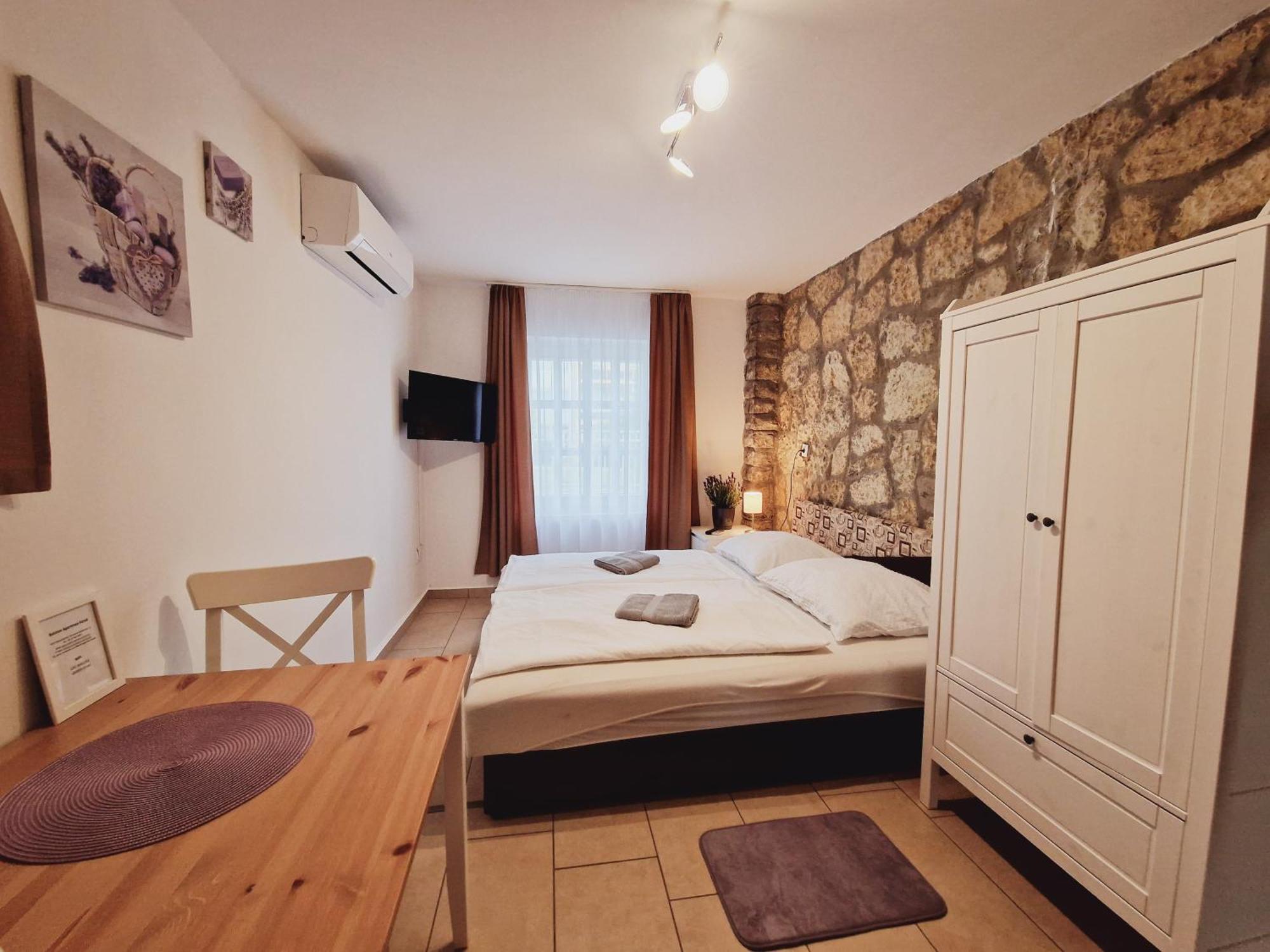 Balaton Apartman Fuered Balatonfured Exterior photo