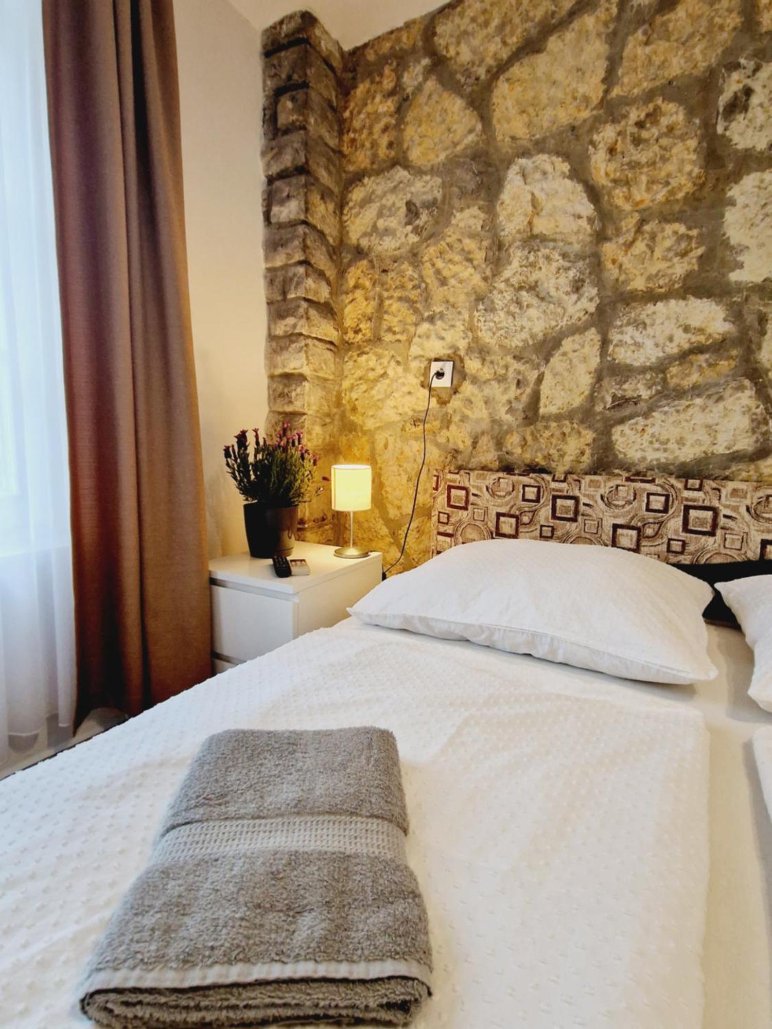 Balaton Apartman Fuered Balatonfured Exterior photo